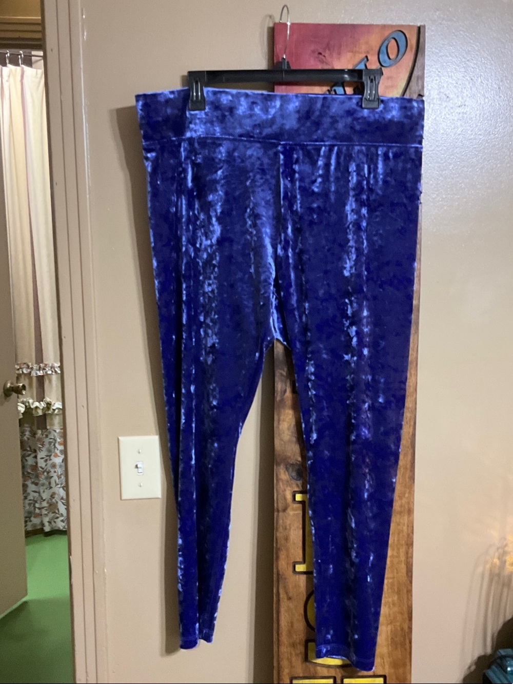 LOGO by Lori Goldstein Crushed Velvet Leggings